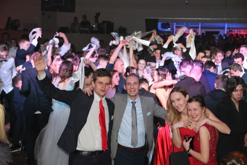 Maturitní ples s kapelou Fantasy Music